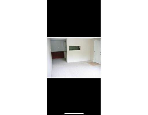 Building Photo - 11 Thoreau Ct