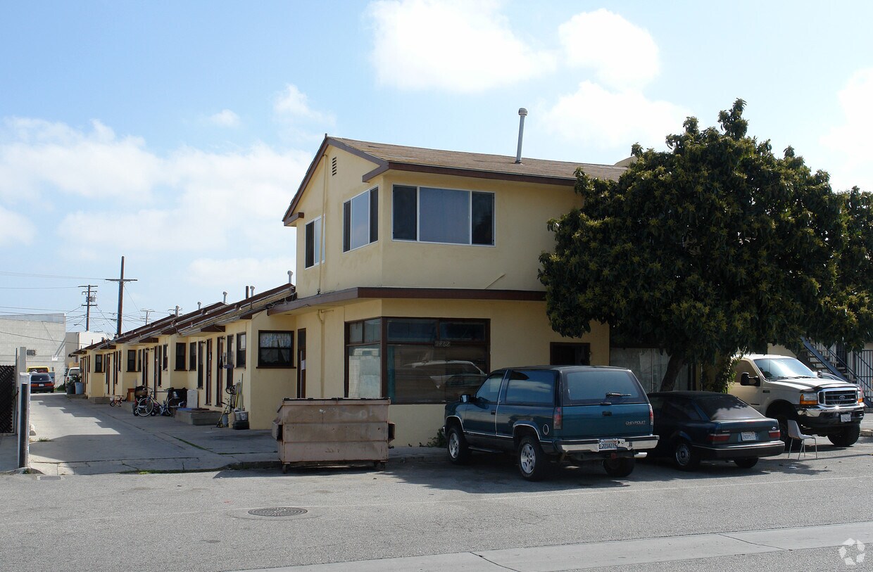 Primary Photo - 1462 S Pine St