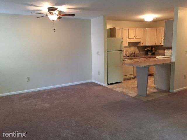 Building Photo - 606 Horseshoe Dr