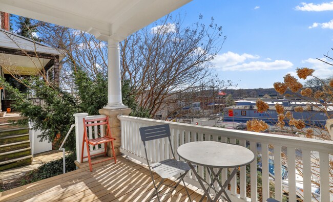 Building Photo - Stunning & Spacious 3 Bed/2 Bath Hampden H...