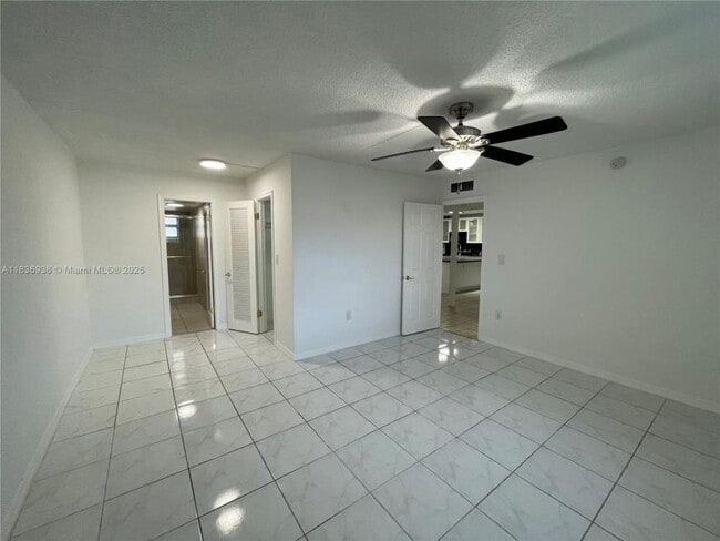 Building Photo - 2 bedroom in Sunny Isles Beach FL 33160