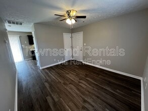 Building Photo - 1441 Ireland Dr