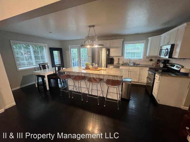 Foto del edificio - 4 br, 2.5 bath House - 2900 E Red Bridge Rd