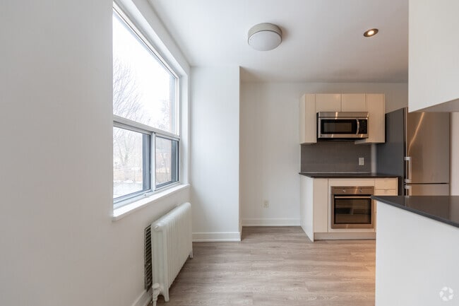 1BR, 1BA - Dining Room - 5,7 & 9 Stag Hill Drive