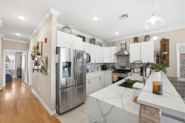 Building Photo - 936 Pavonia Ave
