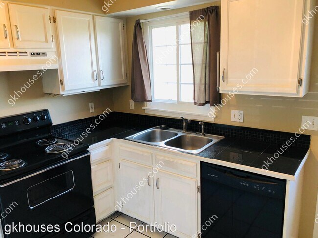 Foto del edificio - 9783 W Cornell Pl