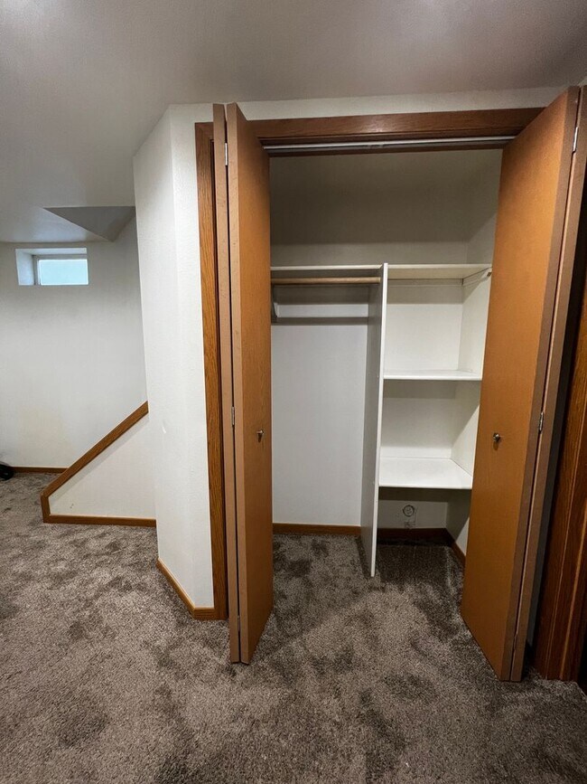 Foto del edificio - 4 Bedroom 2 Bathroom