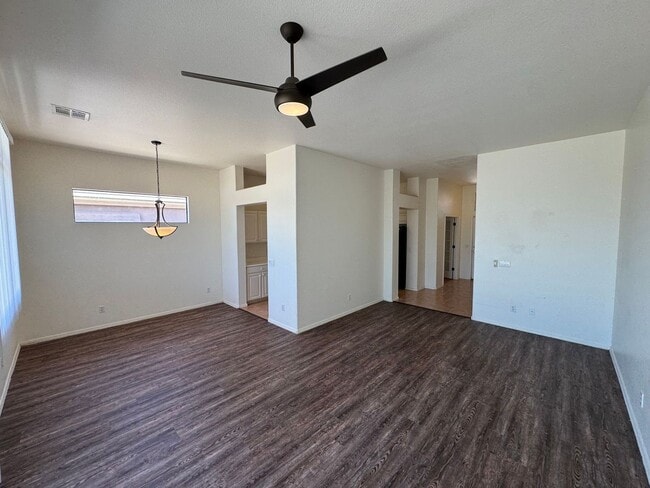 Building Photo - 4709 E Prickly Pear Trail