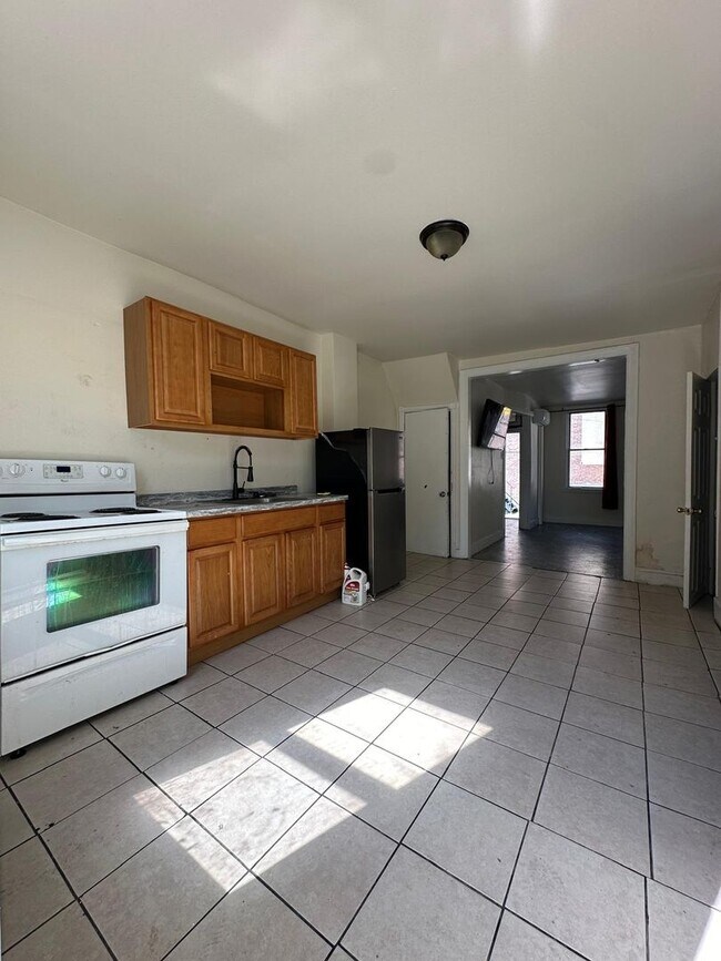Foto del edificio - TWO BEDROOM HOUSE FOR RENT ON ORIANNA STREET