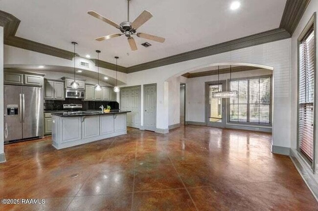 Building Photo - 104 Richardson Ave