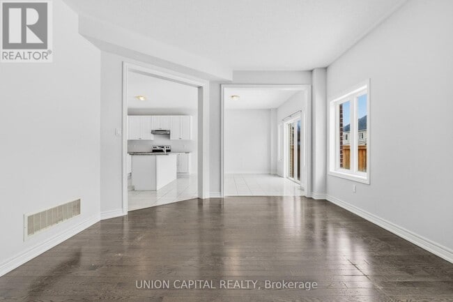 Building Photo - 943 Larter St