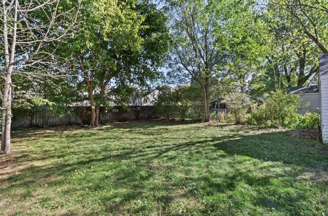 Building Photo - 4918 N Berkeley Blvd