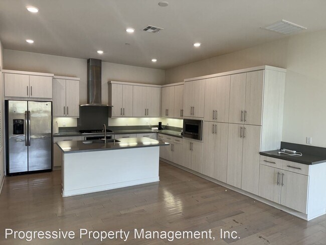 Building Photo - 4 br, 3 bath House - 233 Radial