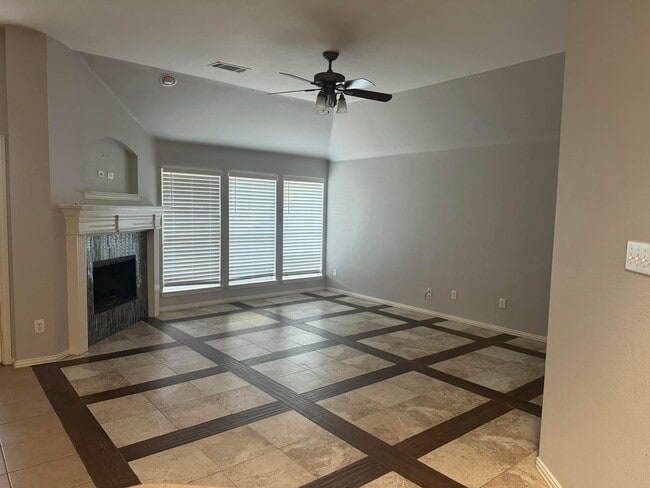 Building Photo - 1398 Forest Oaks Ct