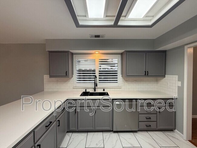 Foto del edificio - 428 Phoenix Ave