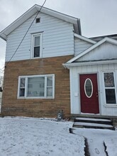 Building Photo - 137 Allen Ave