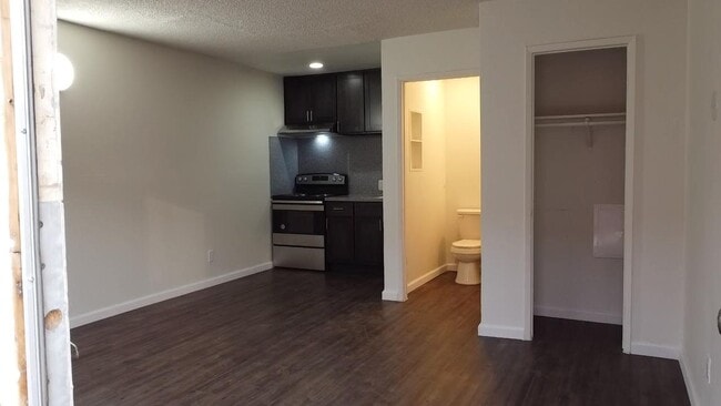 Building Photo - 3855 Stobbs Way