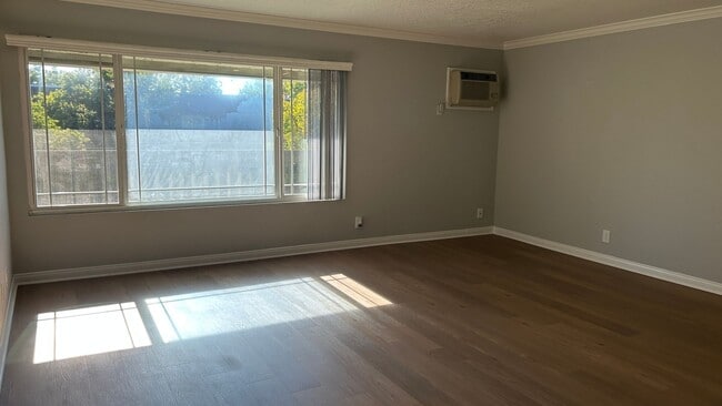 Interior Photo - Summer Crest Apartments