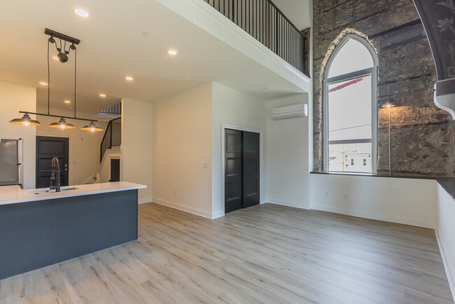 Building Photo - 141 Krams Ave