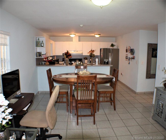 Foto del edificio - 3325 SW 23rd Terrace