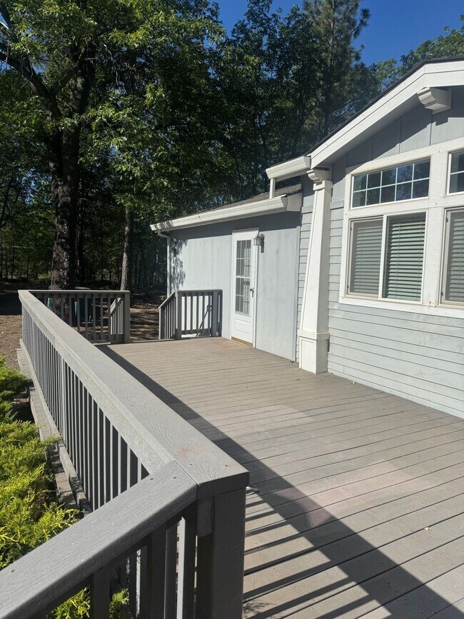 Foto del edificio - 3 BEDROOM COUNTRY HOME IN SHINGLETOWN