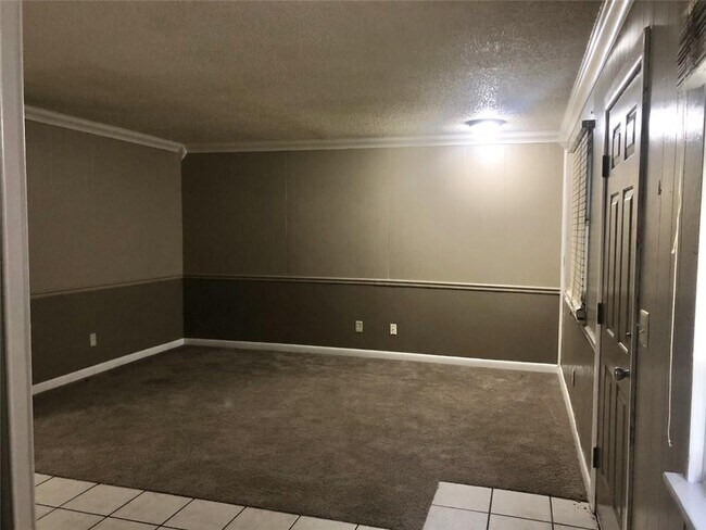 Foto del edificio - 1701 N Lewis Ave