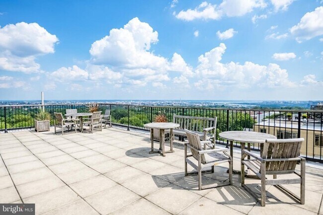 Foto del edificio - 2720 Wisconsin Ave NW