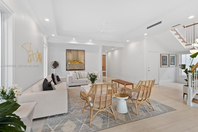 Building Photo - 5 Coconut Ln