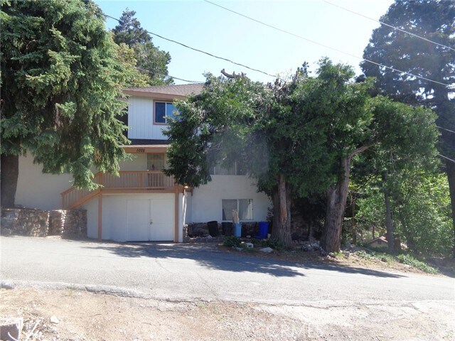 Building Photo - 1025 Summit Dr