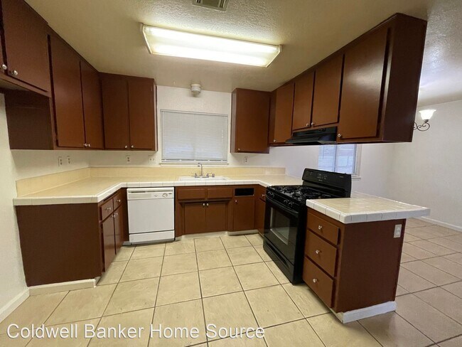 Building Photo - 3 br, 2 bath House - 18050 Juniper St.