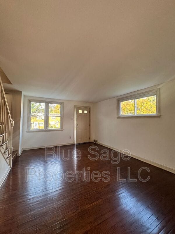 Building Photo - 545 S 4th St