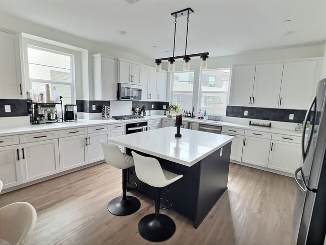 Building Photo - 27589 Sanctuary Ct
