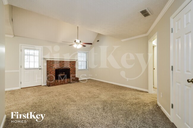 Building Photo - 2403 Windridge Dr NE