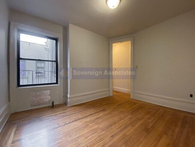 Foto del edificio - 75 Cabrini Blvd