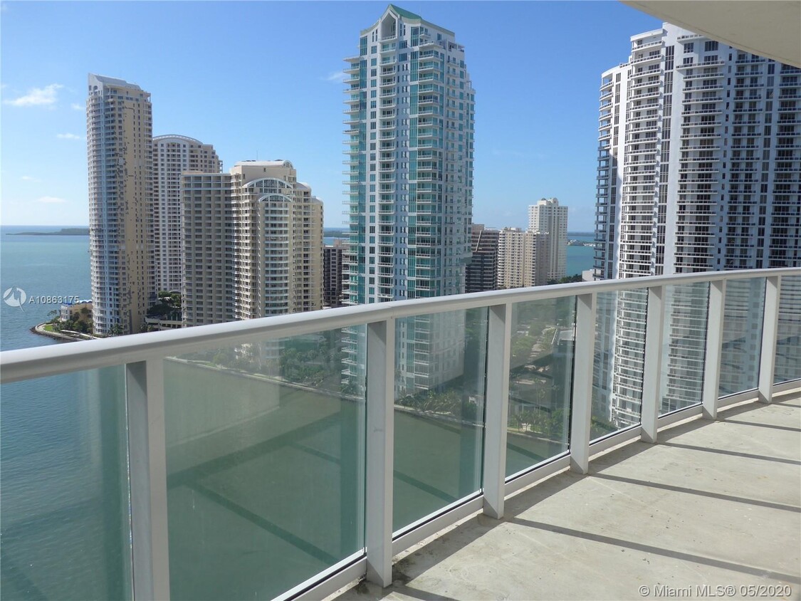 Primary Photo - 300 S Biscayne Blvd