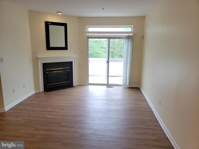 Building Photo - 18022 Royal Bonnet Cir