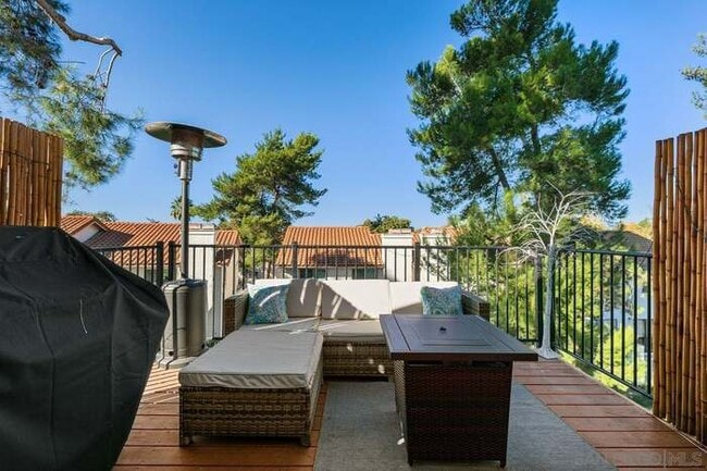 Amplio balcón privado - 3086 Corte Trabuco