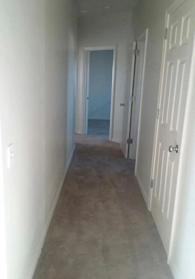 Foto del edificio - 3305 E Palmdale Blvd