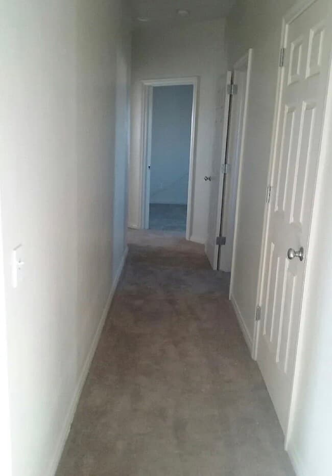 Building Photo - 3305 E Palmdale Blvd