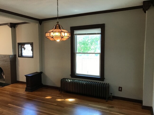 Building Photo - DO NOT MISS! Four-Bedroom Single Family Ho...