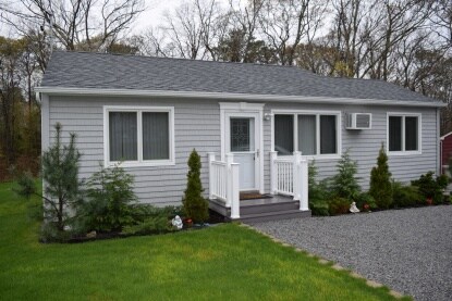 Building Photo - 49 Columbine Ave N
