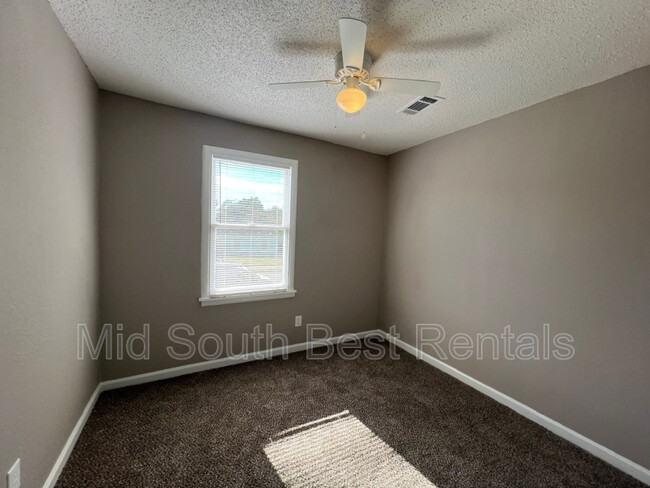 Building Photo - 2674 Frisco Ave