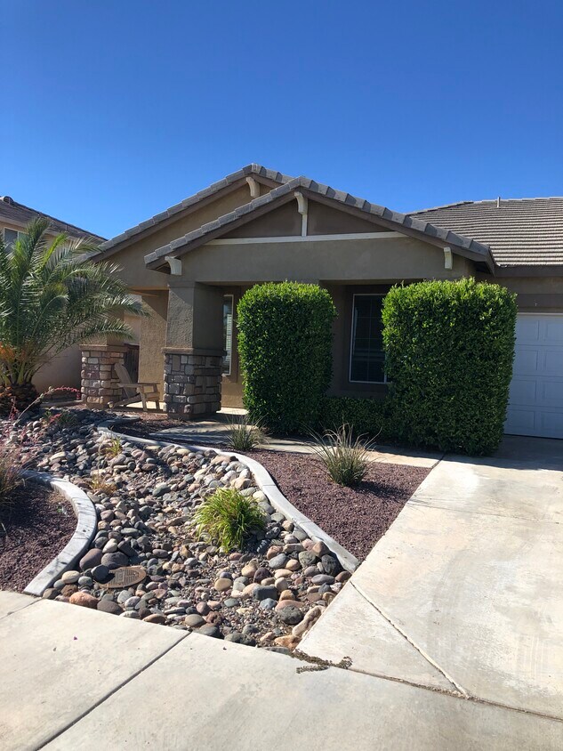 13837 Sultana St, Hesperia, CA 92344 House for Rent in Hesperia, CA