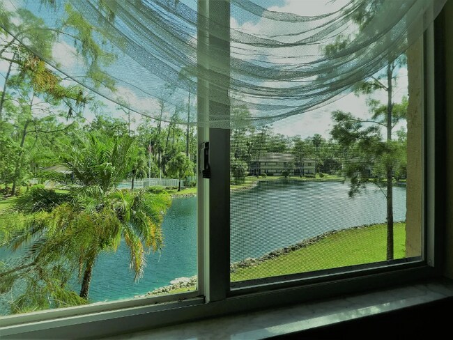 Foto del edificio - 5780 Woodmere Lake Cir