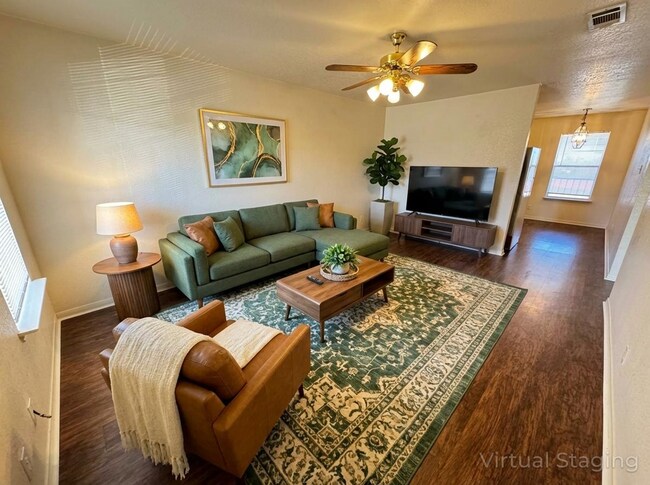 Foto del edificio - 1101 Circle M Dr