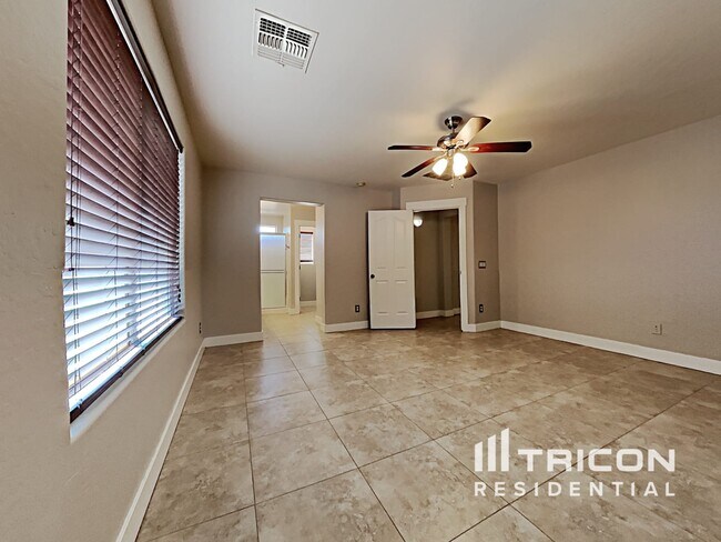 Foto del edificio - 32763 N Quarry Hills Dr