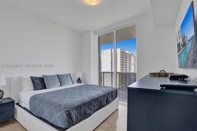 Foto del edificio - 16001 Collins Ave