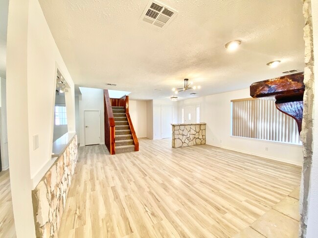 Building Photo - 114 Hollaway St