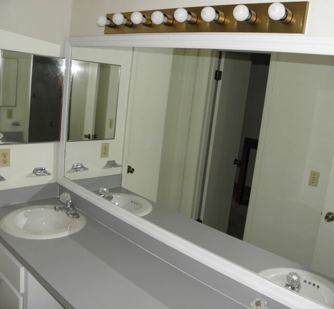 Building Photo - 2125 SW 39th Way