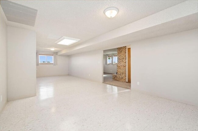 Building Photo - 3041 Co Rd 46